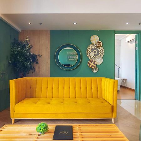 Tropicana 218 X Airlevate Suites George Town Buitenkant foto