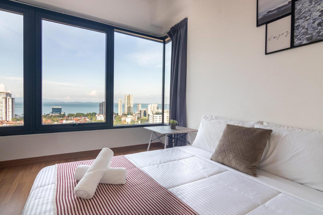 Tropicana 218 X Airlevate Suites George Town Buitenkant foto