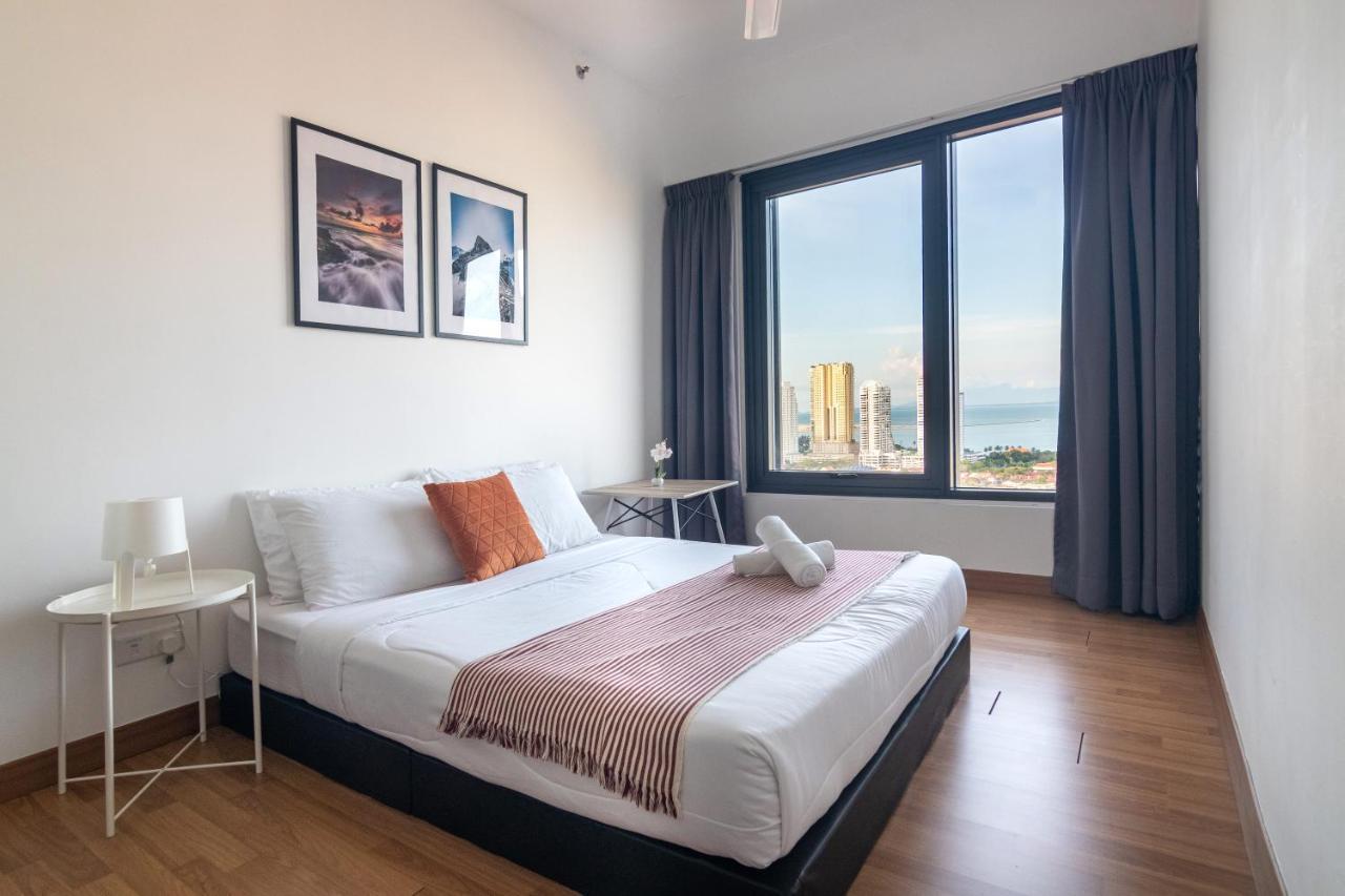 Tropicana 218 X Airlevate Suites George Town Buitenkant foto