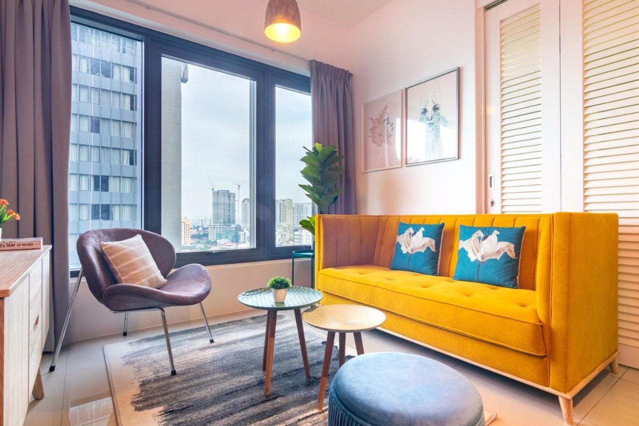 Tropicana 218 X Airlevate Suites George Town Buitenkant foto