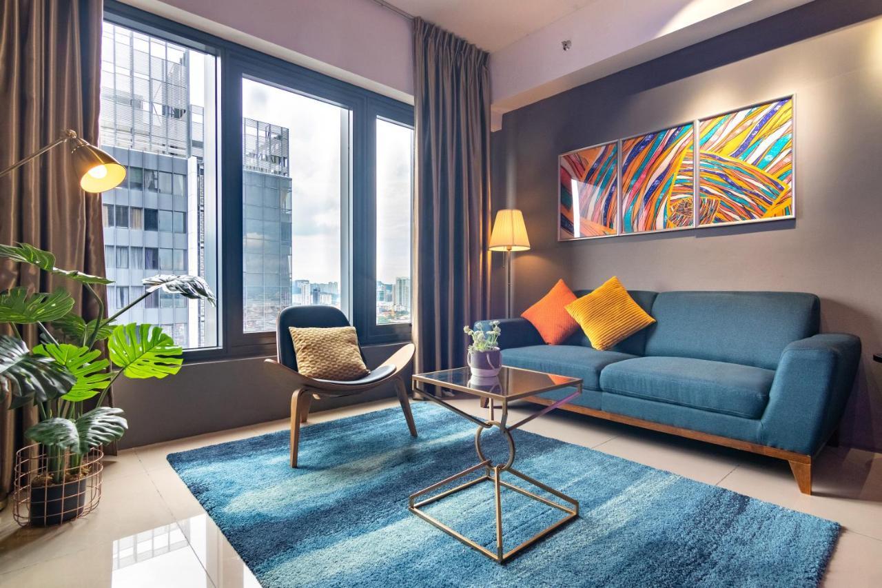 Tropicana 218 X Airlevate Suites George Town Buitenkant foto
