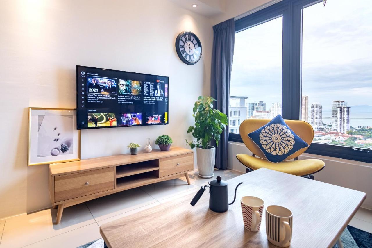 Tropicana 218 X Airlevate Suites George Town Buitenkant foto