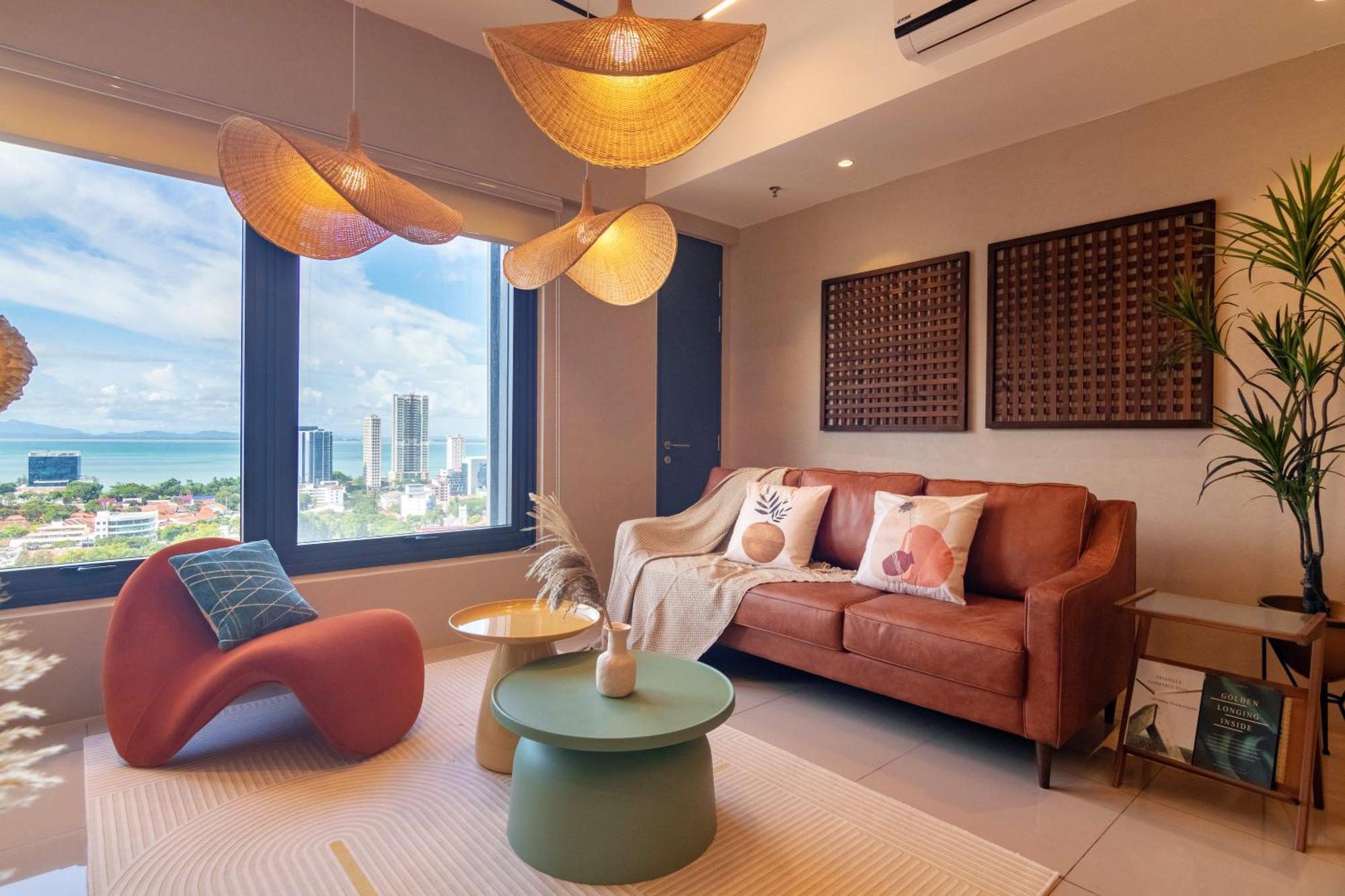 Tropicana 218 X Airlevate Suites George Town Buitenkant foto