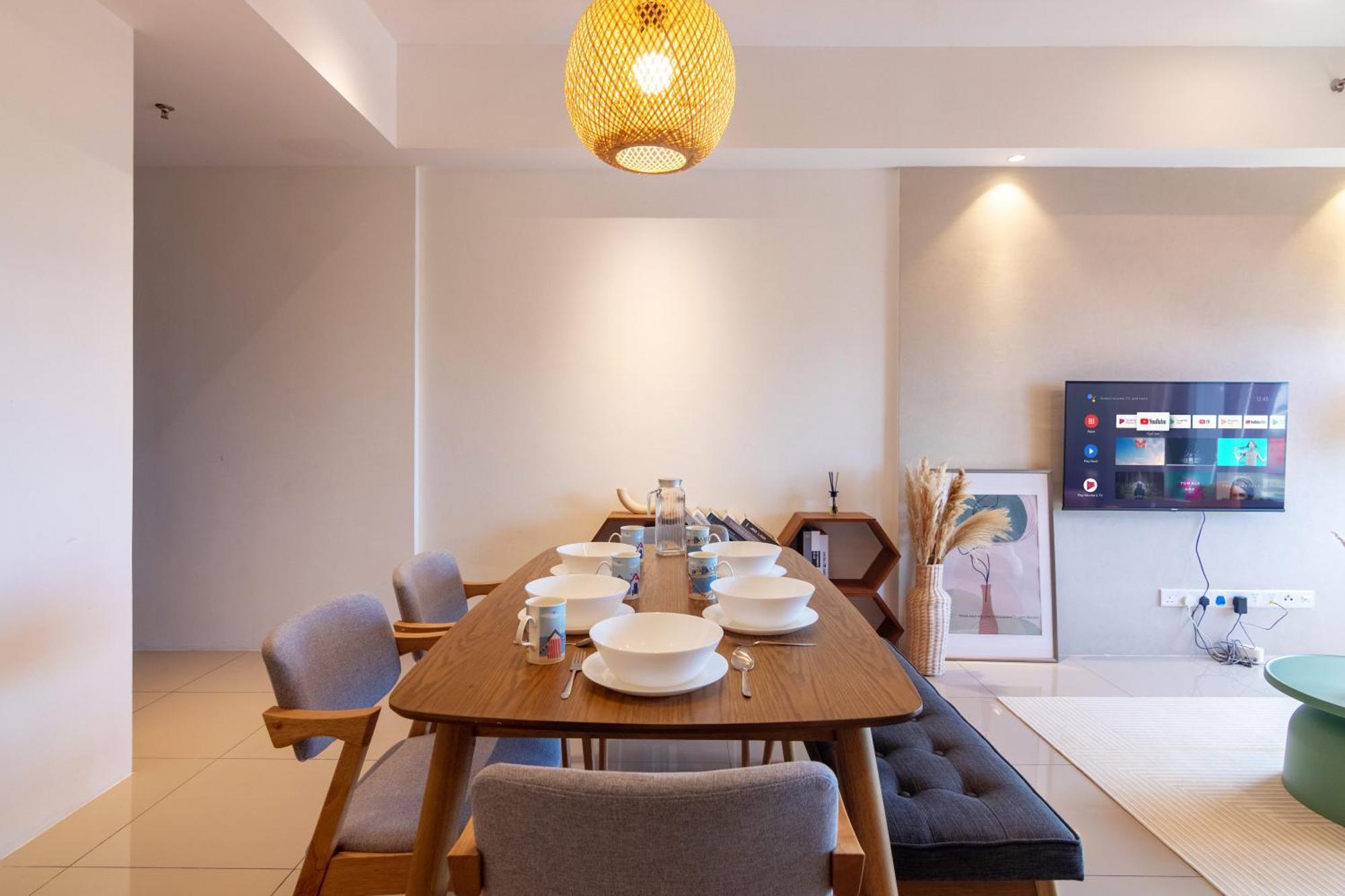 Tropicana 218 X Airlevate Suites George Town Buitenkant foto