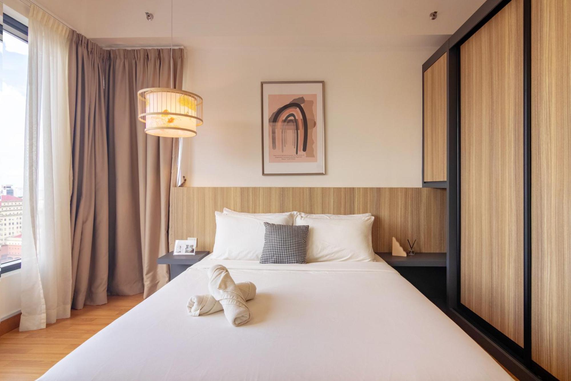 Tropicana 218 X Airlevate Suites George Town Buitenkant foto