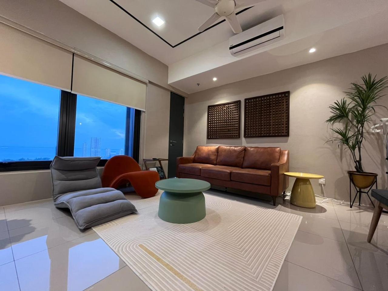 Tropicana 218 X Airlevate Suites George Town Kamer foto