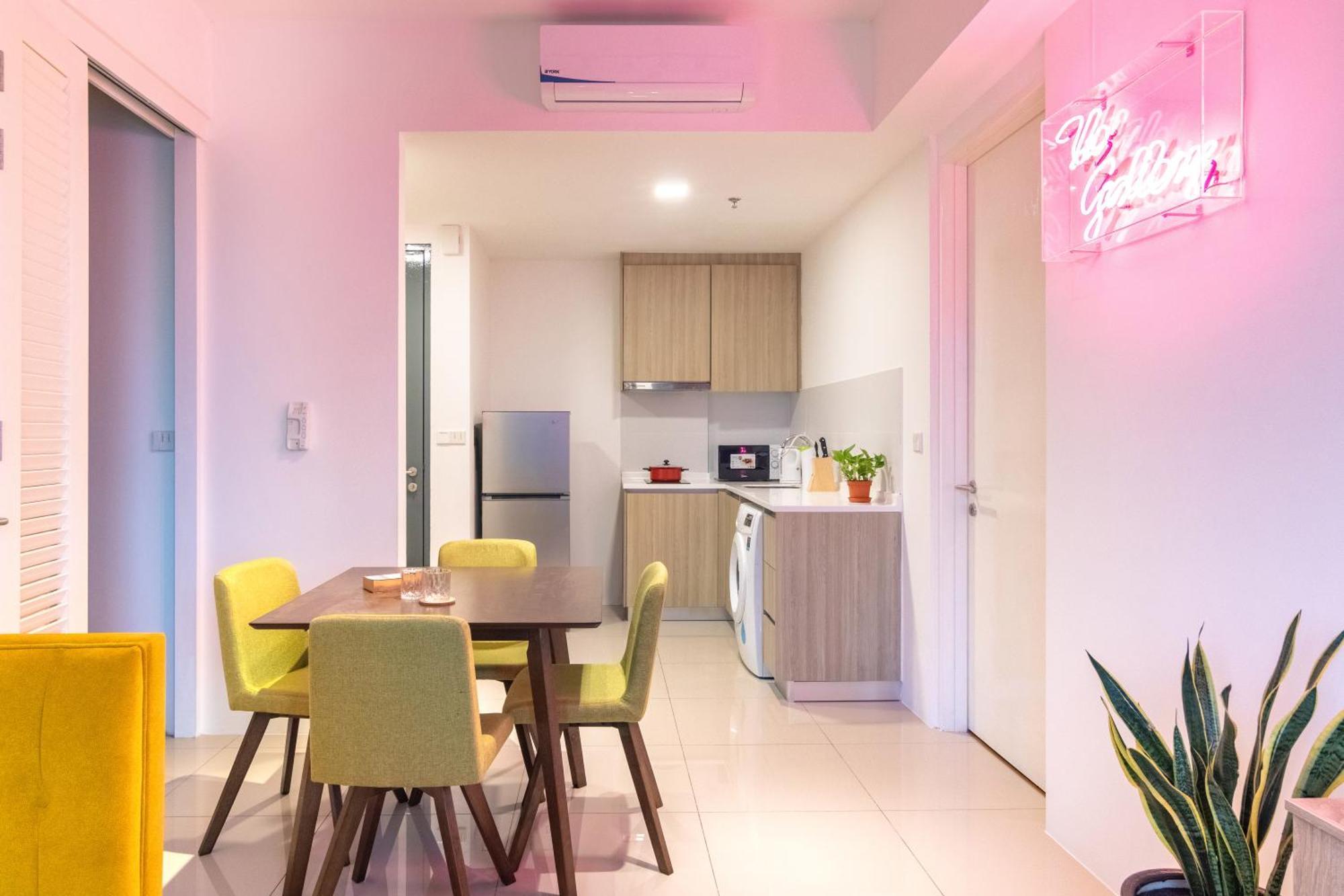 Tropicana 218 X Airlevate Suites George Town Kamer foto