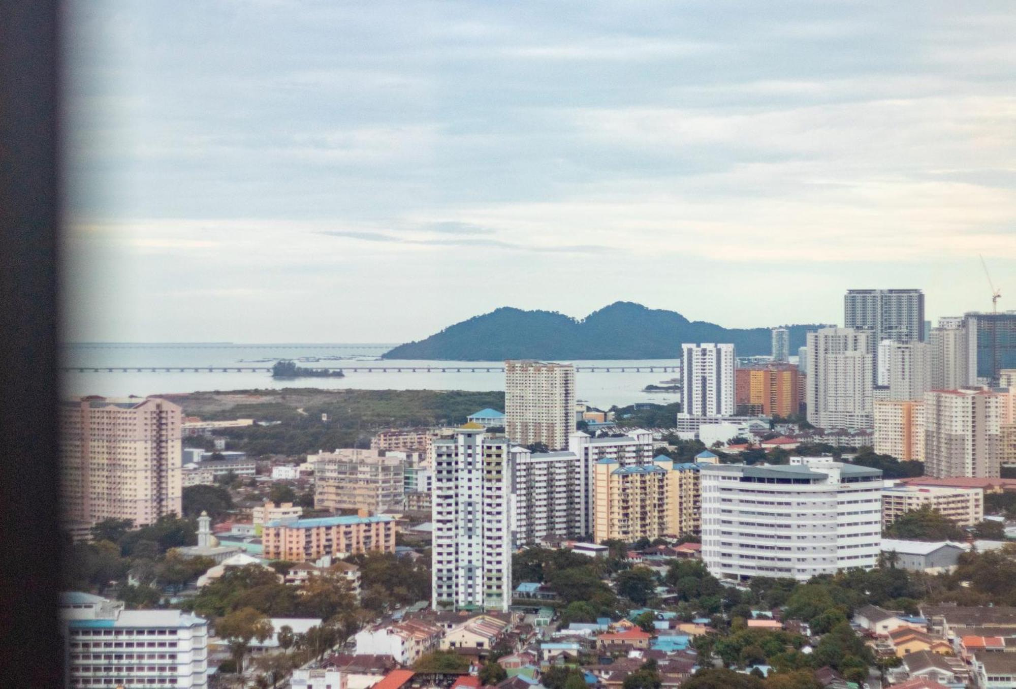 Tropicana 218 X Airlevate Suites George Town Kamer foto