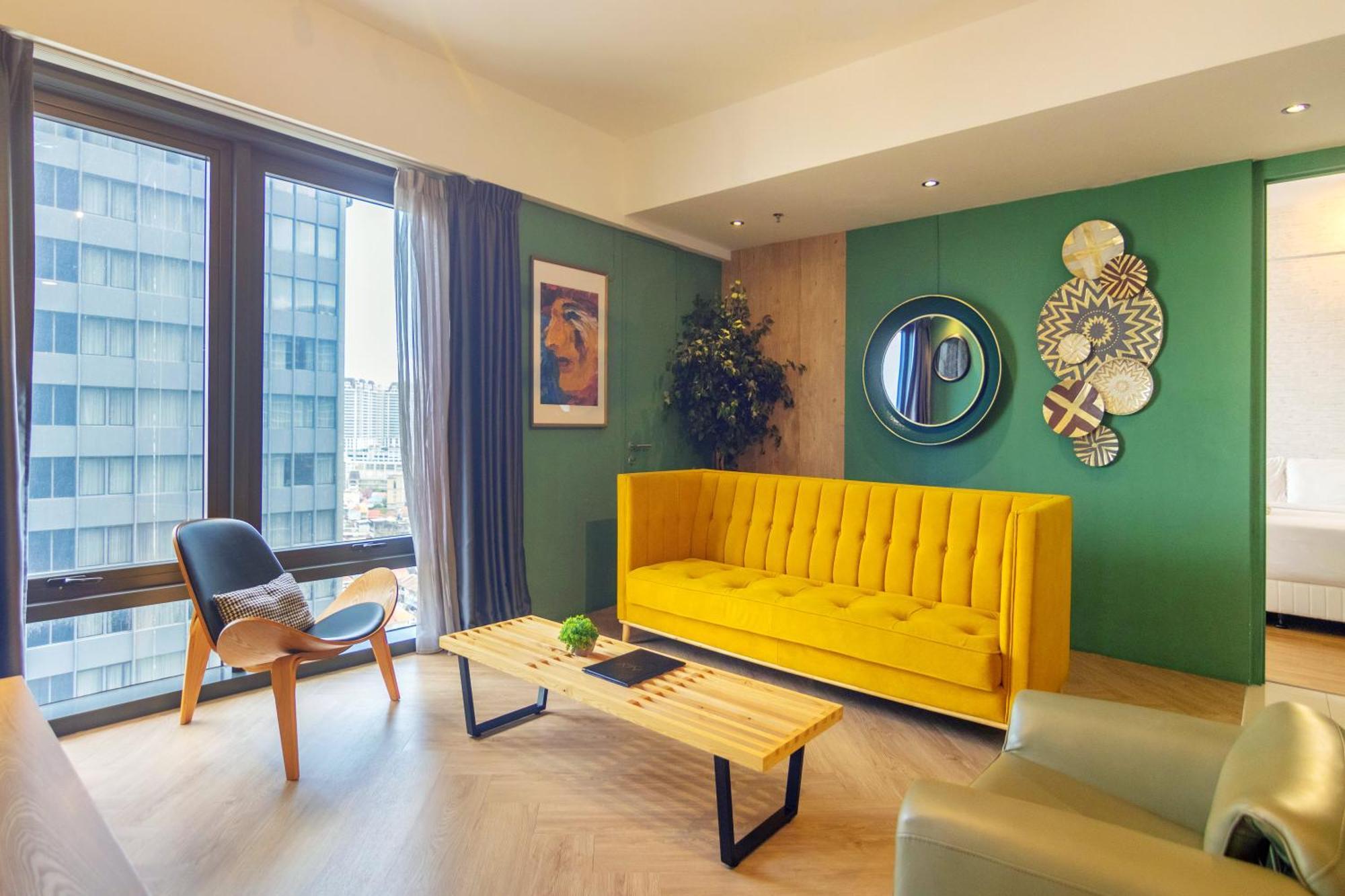 Tropicana 218 X Airlevate Suites George Town Buitenkant foto