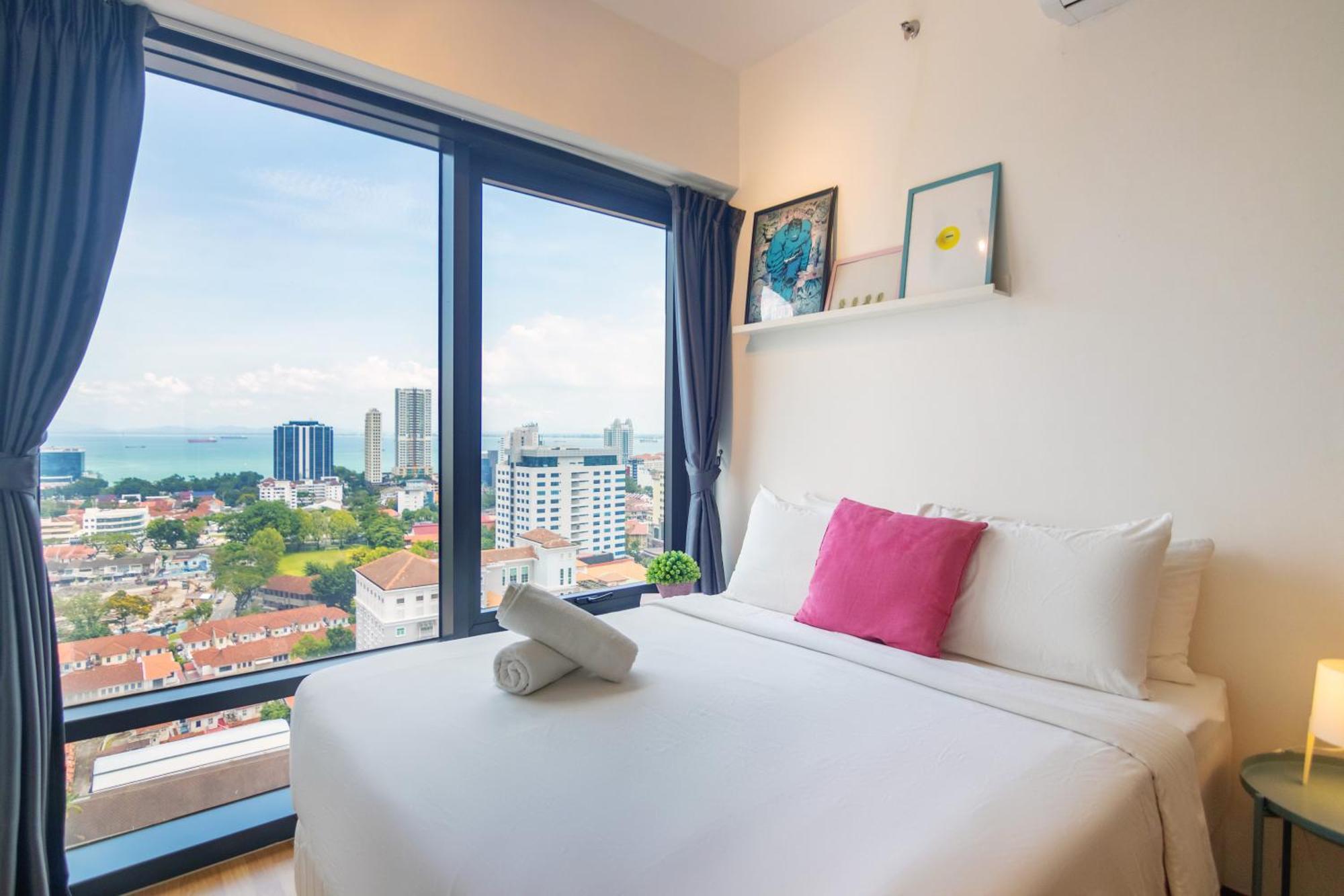 Tropicana 218 X Airlevate Suites George Town Buitenkant foto