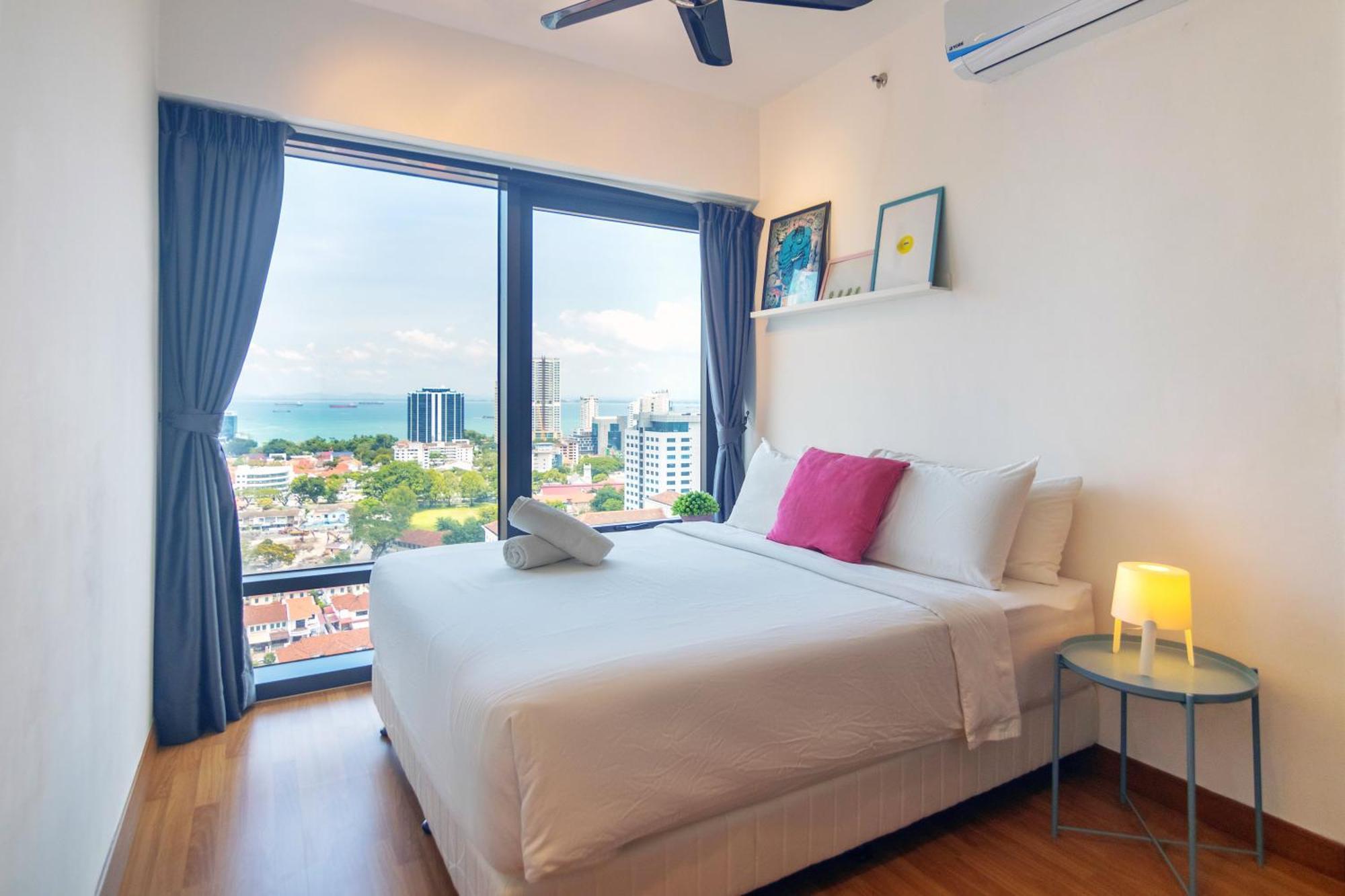 Tropicana 218 X Airlevate Suites George Town Buitenkant foto