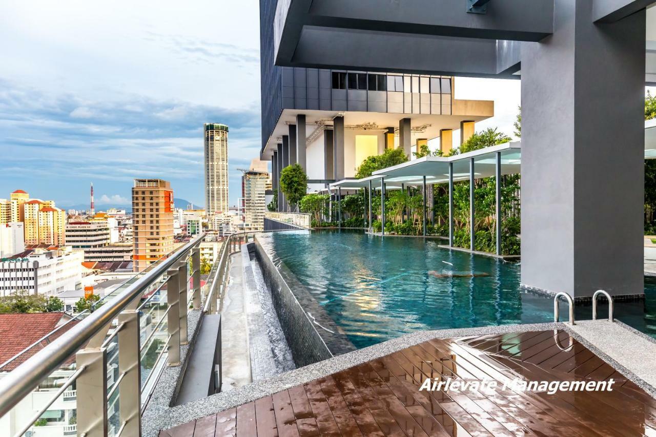 Tropicana 218 X Airlevate Suites George Town Buitenkant foto