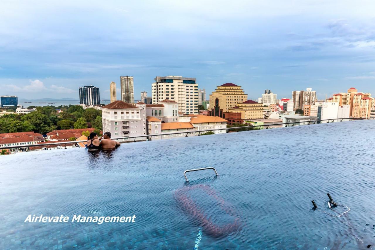 Tropicana 218 X Airlevate Suites George Town Buitenkant foto